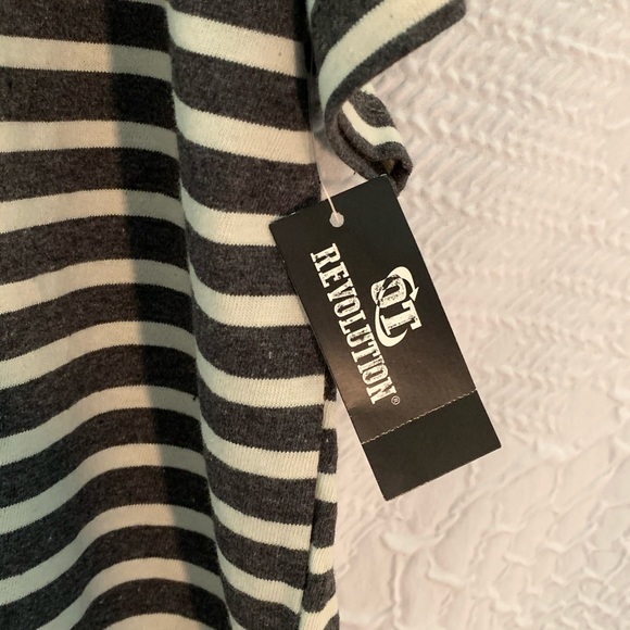 Revolution 2XL Button Gray White Striped T-Shirt - Picture 3 of 5